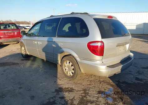 2005 Chrysler Town & Country Touring z USA, uszkodzony, nr VIN 2C8GP54L55R418660
